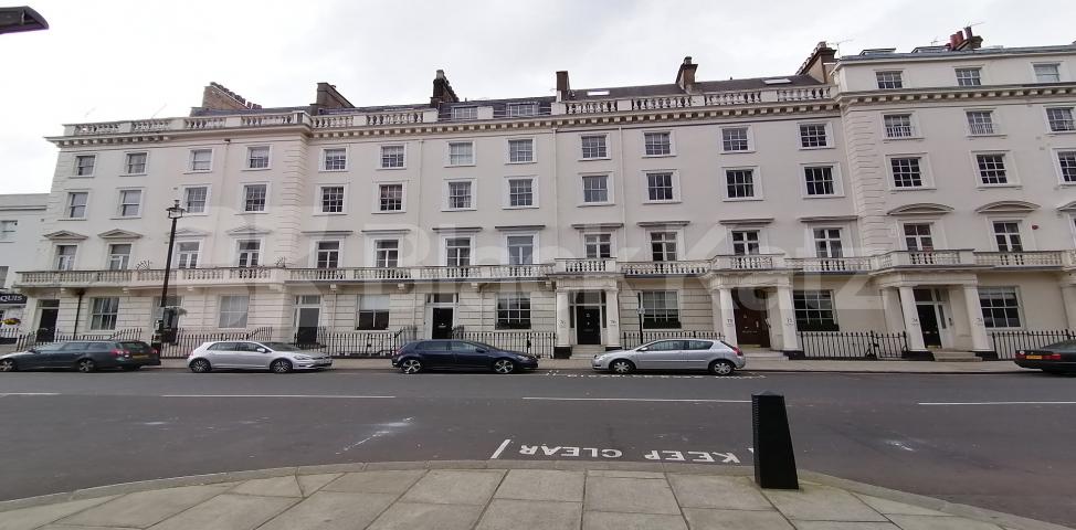 			LET, Studio Apartment, 1 bath, 0 reception Flat			 Warwick Square , Pimlico
